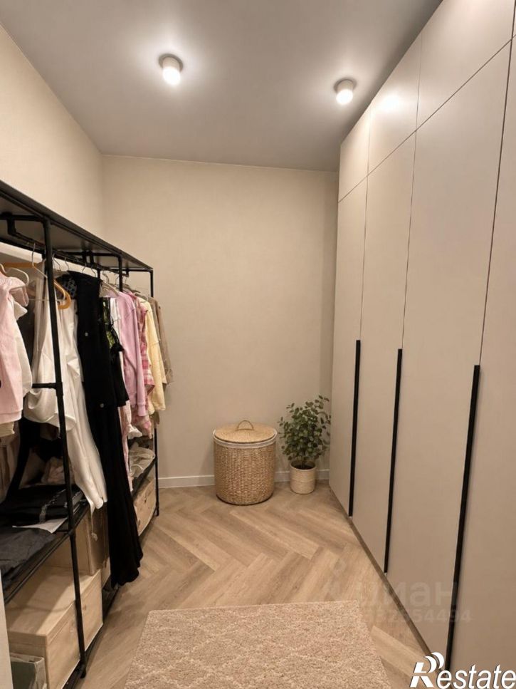 3-комн квартира улица Карпова, 98к2