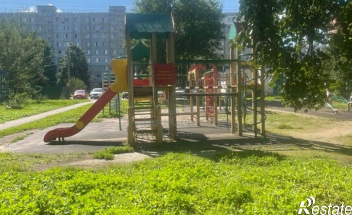 3-комн квартира ул Революции, 10,  д. 10