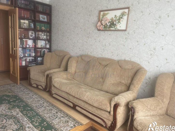3-комн квартира ул Революции, 10,  д. 10