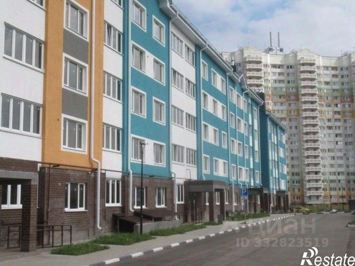 2-комн квартира ул Героя России Зиничева, 4,  д. 4