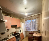комната 58 кв м ул Максимовского, 10