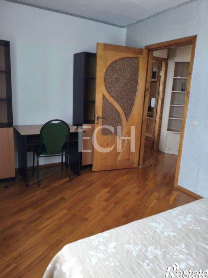3-комн квартира ул Новомосковская, 1,  д. 1