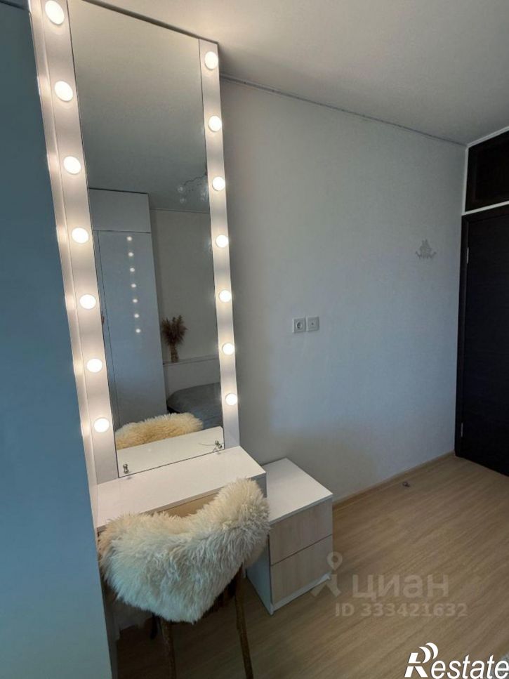 2-комн квартира ул Братьев Жабровых, 8,  д. 8