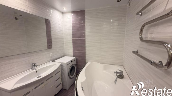 3-комн квартира улица Хворостухина, 2В,  д. 2В