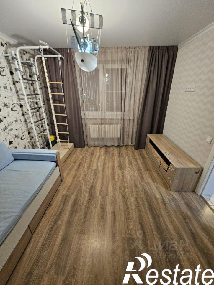 3-комн квартира улица Хворостухина, 19,  д. 19