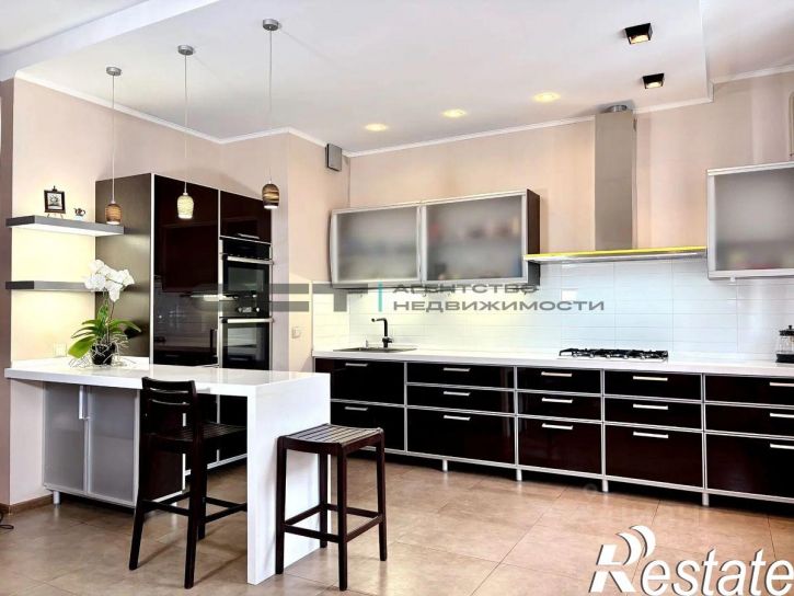 4-комн квартира улица Софьи Перовской, 37,  д. 37