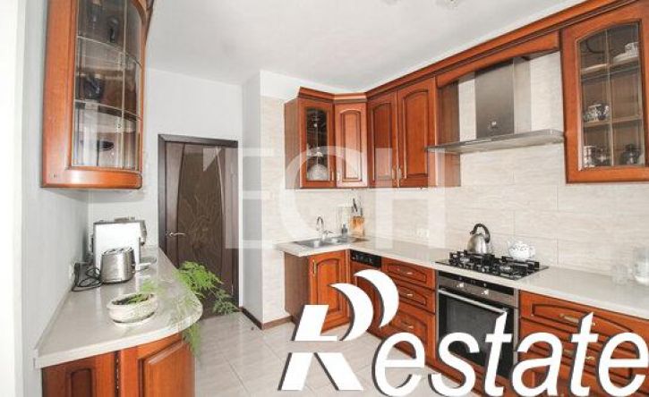 5-комн квартира улица Льва Толстого, 132,  д. 132