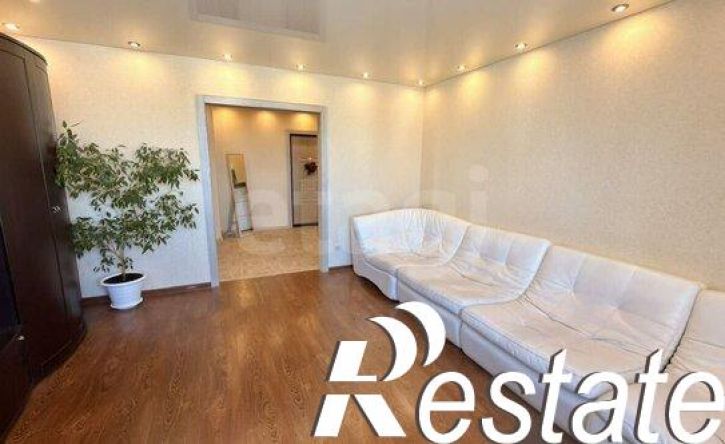 3-комн квартира улица Хворостухина, 2В,  д. 2В