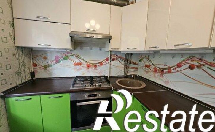 3-комн квартира Парашютный проезд, 28,  д. 28