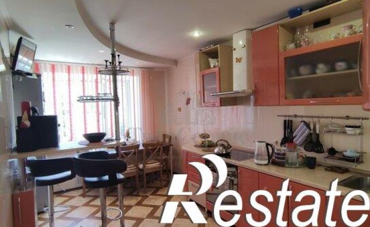 3-комн квартира улица Кирова, 17,  д. 17